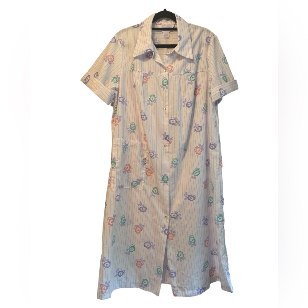 Carriage Court Classic woman's summer robe, size medium (12-14)